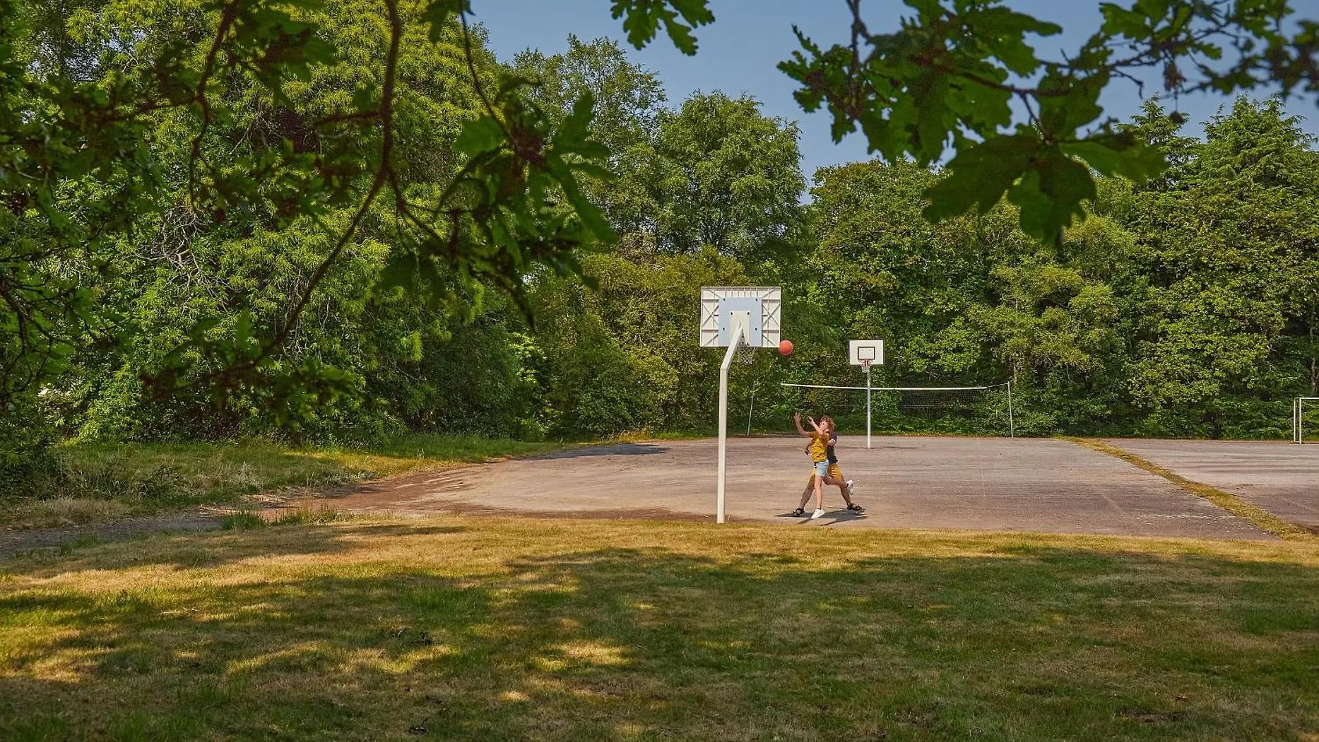 Camping Le Bois De Pleuven Saint-Yvi France